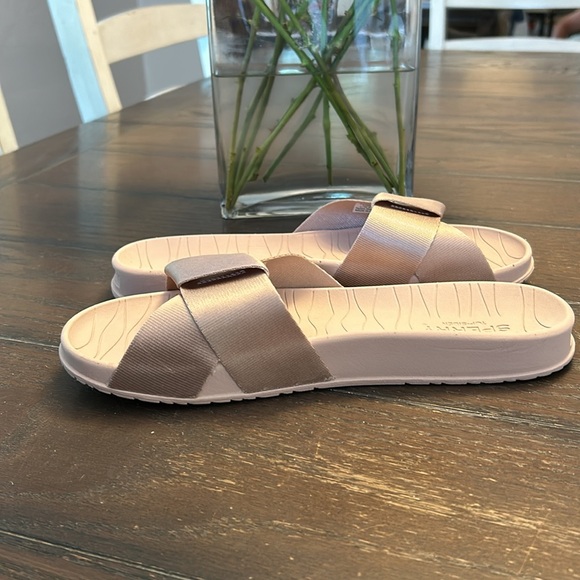 Sperry Top Sider slides.  Size 9.  Pink. - Picture 5 of 10